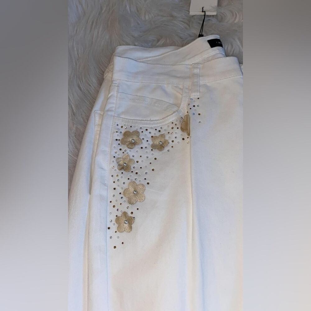 Cristina Barros Women's White Floral Embroidery Jeans - Straight Leg Cotton - Picture 7 of 10